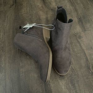 Ankle booties